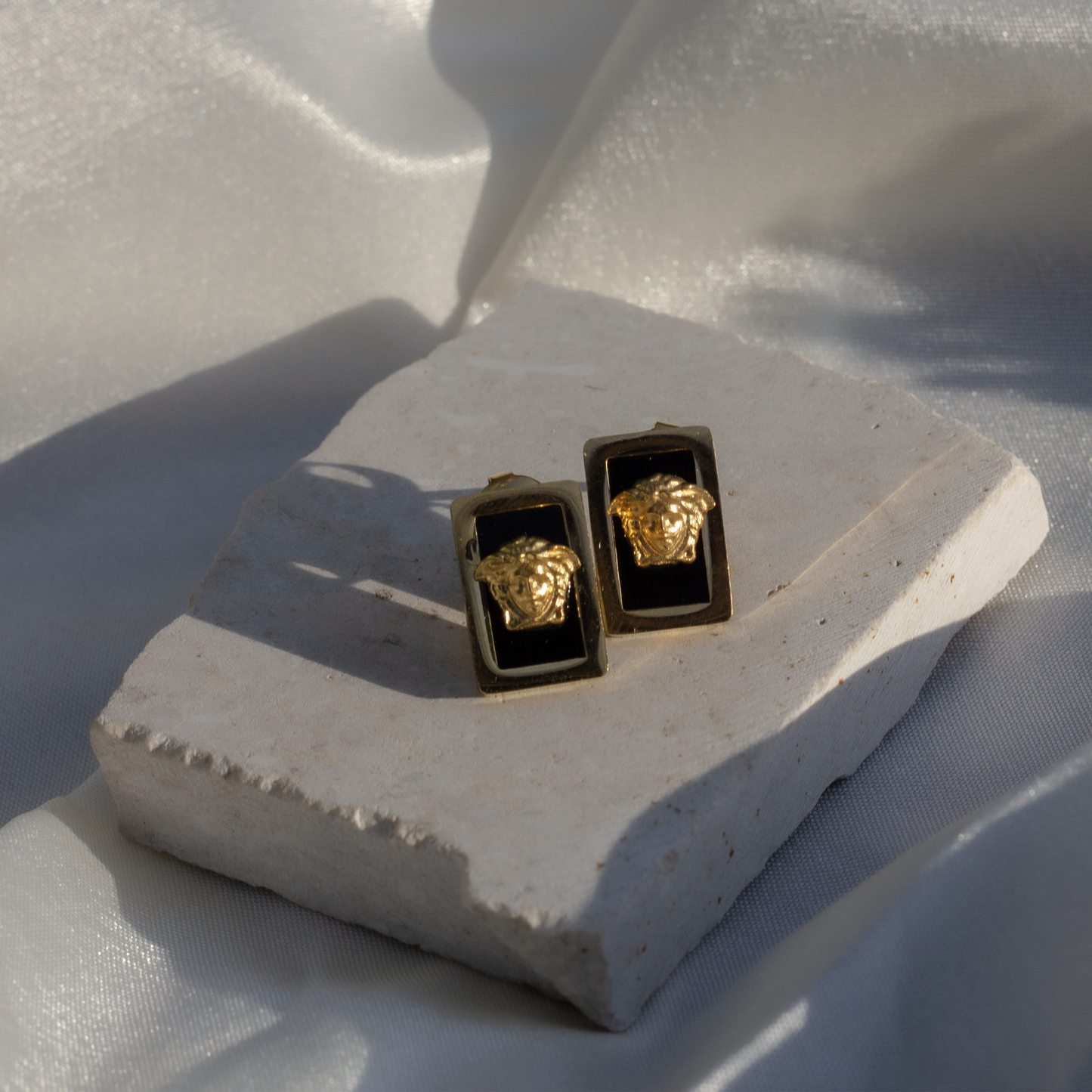 Medusa Studs black Earrings