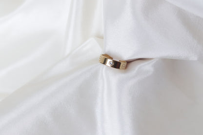 Lumière Zircon Ring