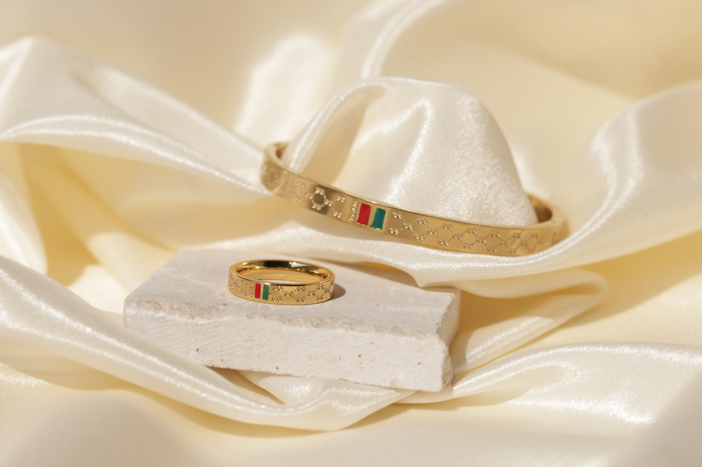 Radiant Edge Gold Handcuff