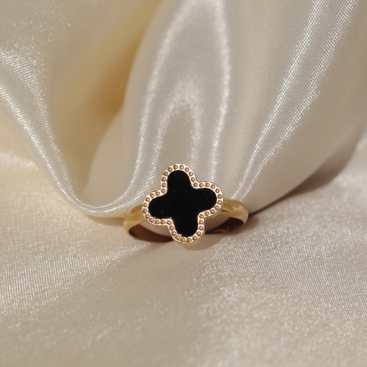 Noir Clover Ring