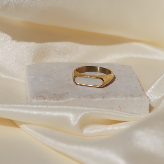 Blanc Bar Ring