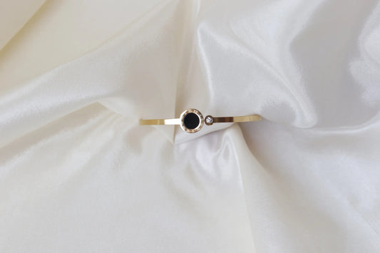 Nior Vault Signature Cuff